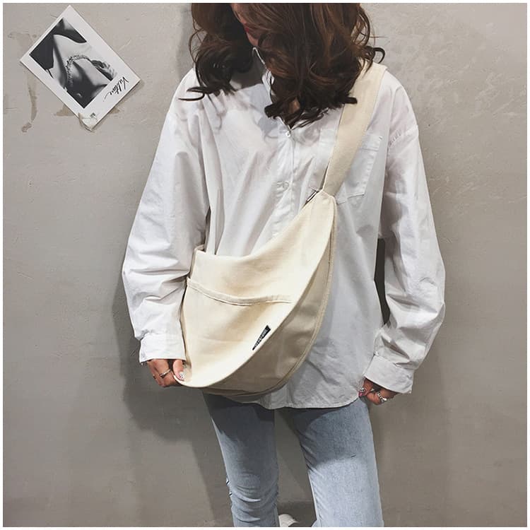 黒 バッグ 女性用三日月型ショルダーバッグ斜め掛け黒