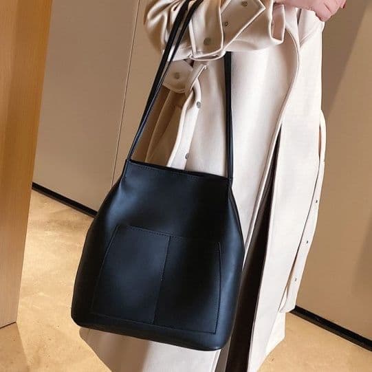 黒 バッグ 大容量黒トートバッグ上質素材肩掛け鞄
