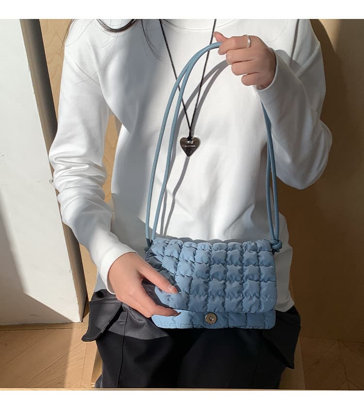 黒 バッグ 女性用もこもこキルティング小型肩掛け鞄