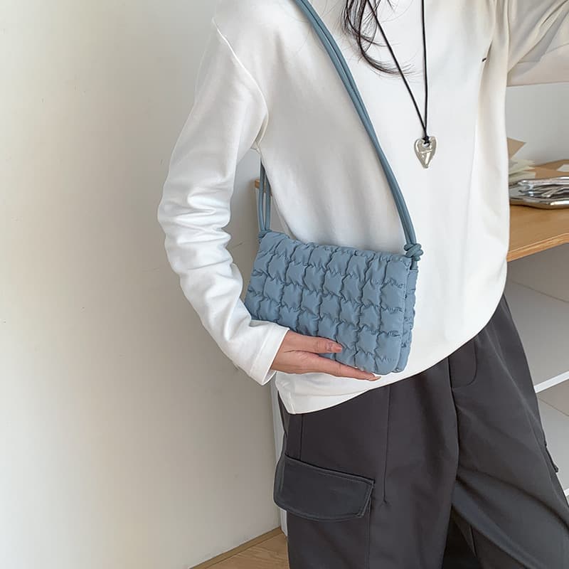 黒 バッグ 女性用もこもこキルティング小型肩掛け鞄