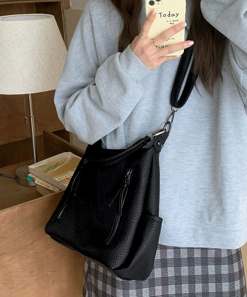 黒 バッグ 黒 ショルダーバッグ 2way 合皮 斜めがけ