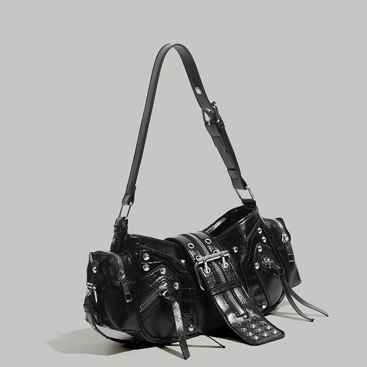 黒 バッグ 黒革調スタッズ付きレディースショルダーバッグ