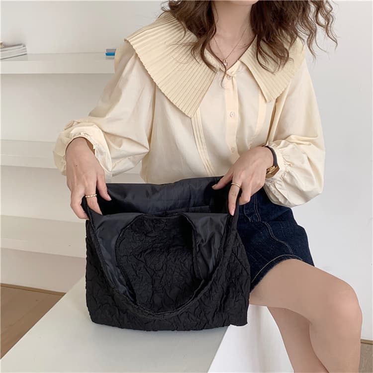 黒 バッグ エンボス加工黒バッグ ショルダートート
