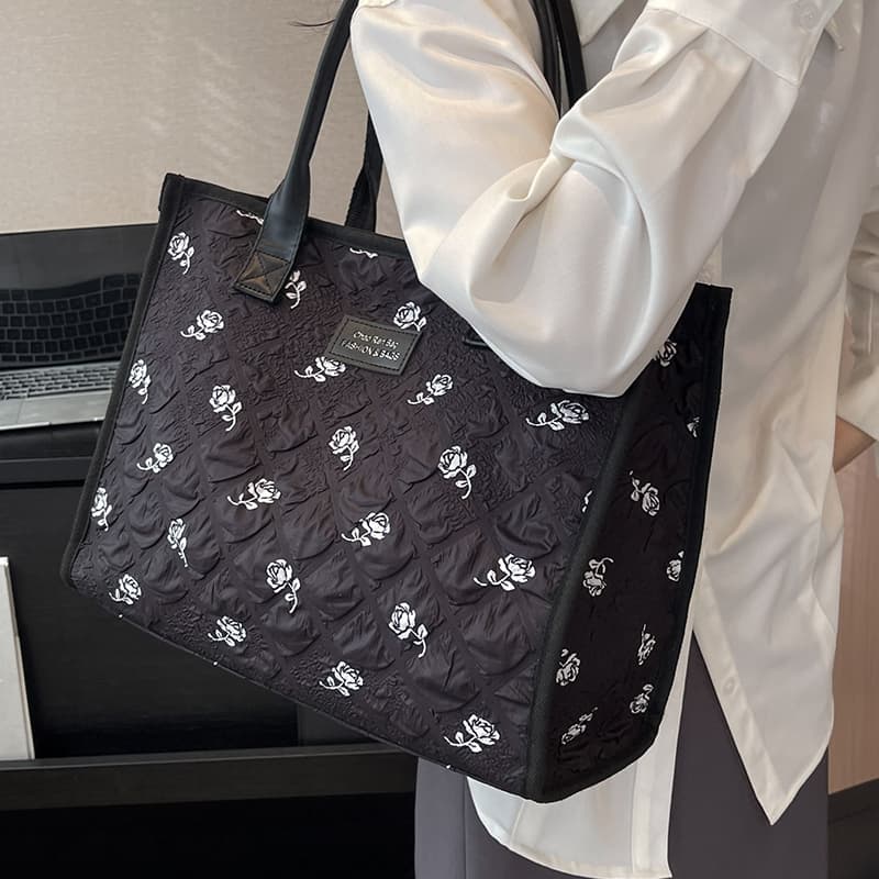 黒 バッグ 女性用薔薇柄キルティング大容量トートバッグ